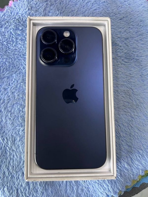 Iphone 15 pro blue titanium