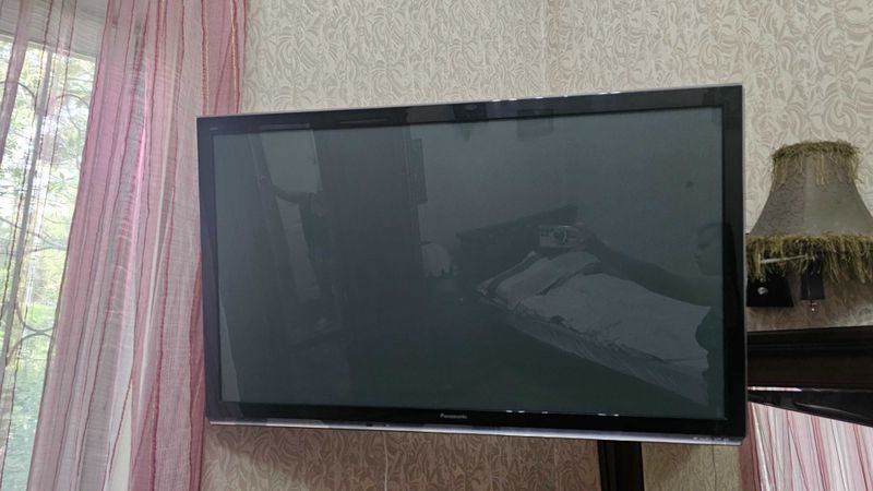 Продам плазменный телевизор Panasonic TX-PR42XT50 42" в отл. состоянии