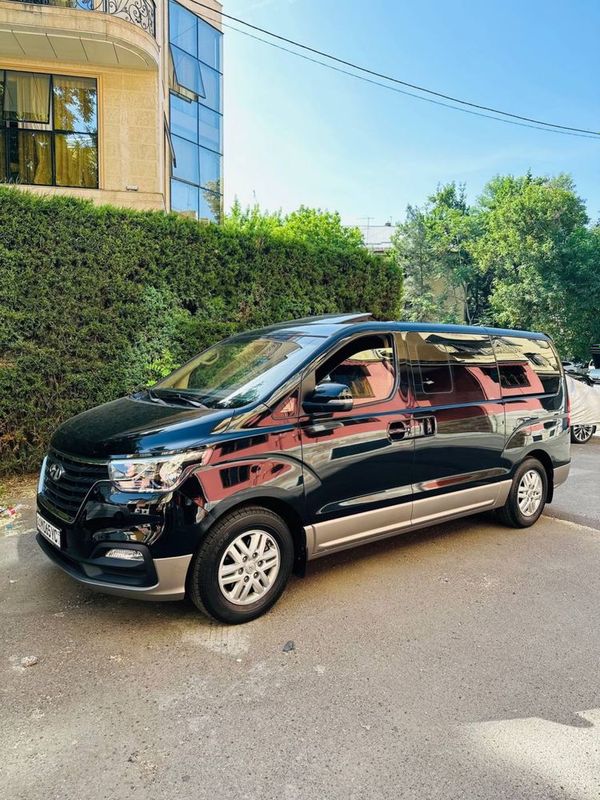 Hyundai H1 Минивэн Hyundai H1 Минивэн