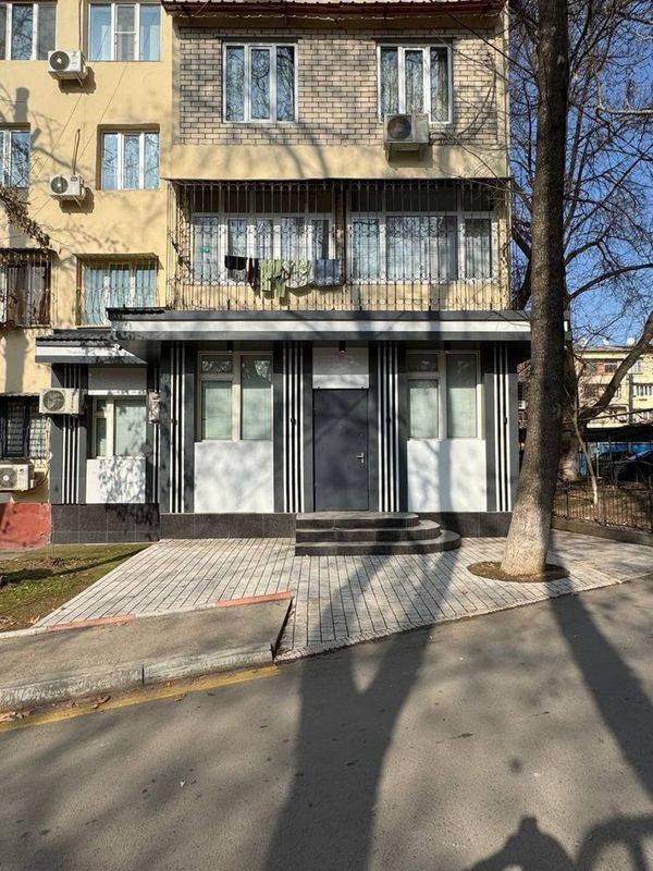 Срочно Продается Нежилое Помещения 118м2 на Ц-4/Алайский Срочно Продается Нежилое Помещения 118м2 на Ц-4/Алайский