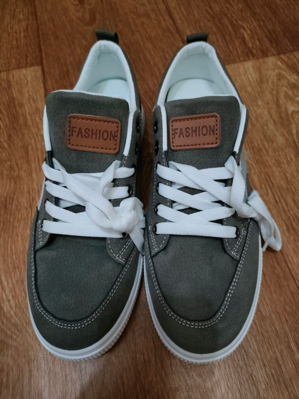 Fashion shoes