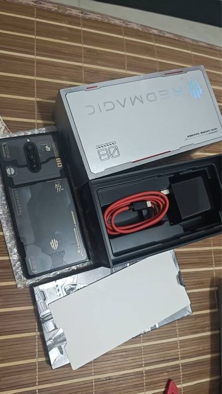 Redmagic 8Pro 12/256 Redmagic 8Pro 12/256