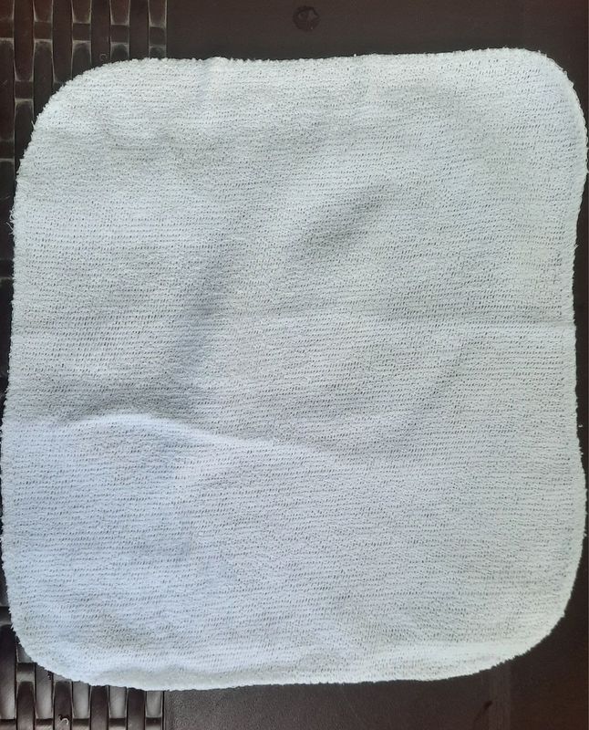Одноразовая салфетка из ХБ. 22.5×22.55 см. Одноразовая салфетка из ХБ. 22.5×22.55 см.