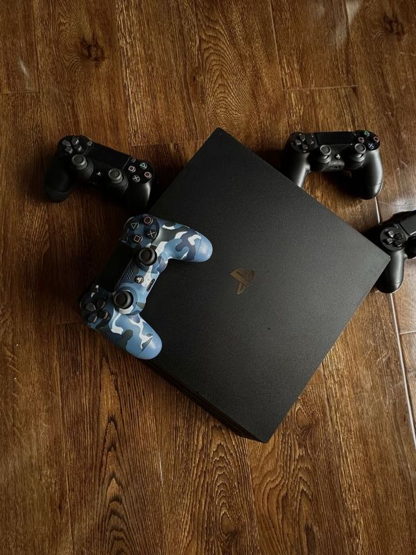 Playstation 4 pro 1 TB ps4 Playstation 4 pro 1 TB ps4