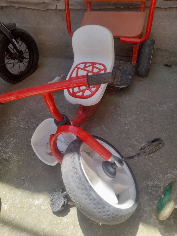 3 ta detski Velosiped va bitta samakat sotiladi