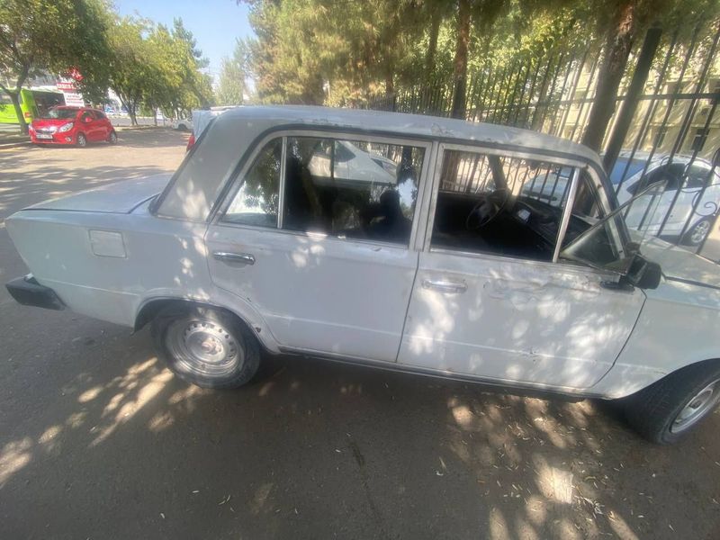 vaz 21011 sotiladi vaz 21011 sotiladi