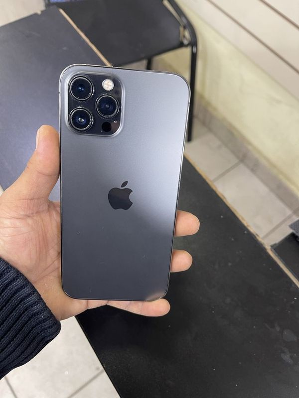 Apple 12 pro max 256 pamet 85yomkost smsga javob yozolmiman tel qlila