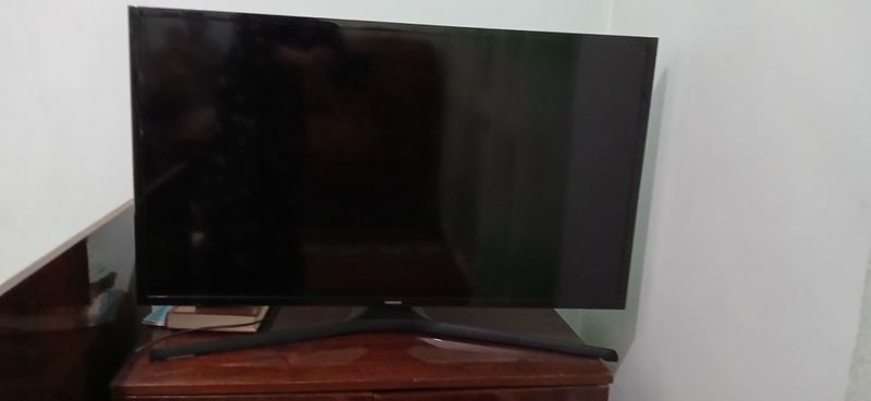 Samsung tv sotiladi