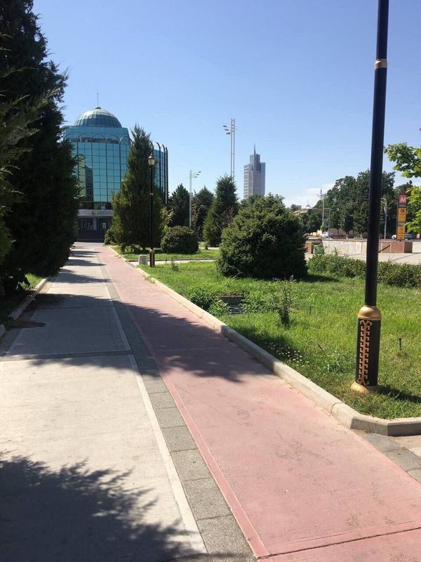 Arenda ijara metro oybek va kosmonavt akuratniy 1 ta bola olamiz Arenda ijara metro oybek va kosmonavt akuratniy 1 ta bola olamiz