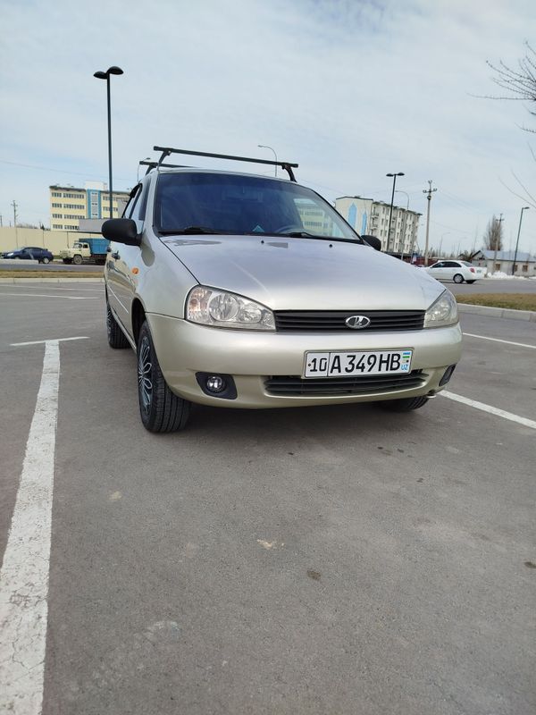 Продается лада калина седан.