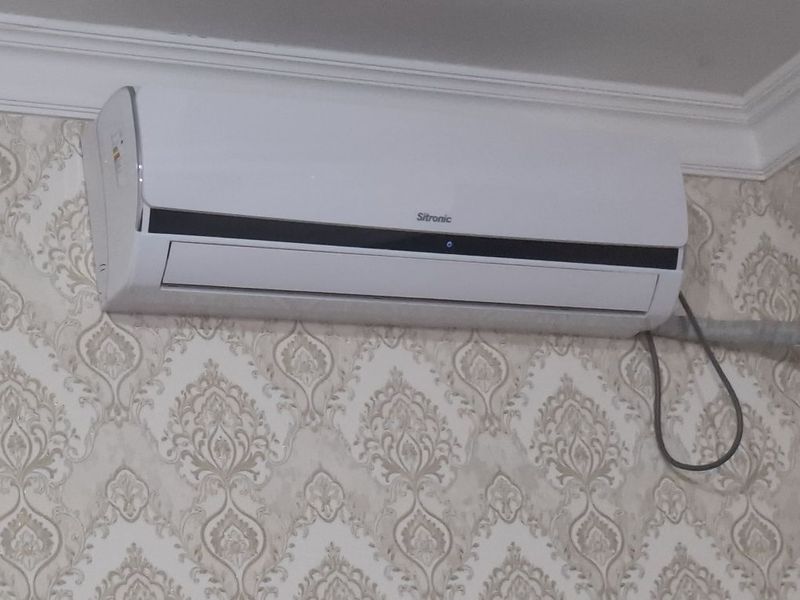 Ishlatilgan konditsioner sotiladi 24 tali bez inverter SITRONIC . Ishlatilgan konditsioner sotiladi 24 tali bez inverter SITRONIC .