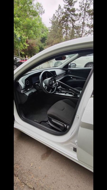 Hyundai Elantra 1.6 позиция, которая идет сразу после 2.0 мотора
