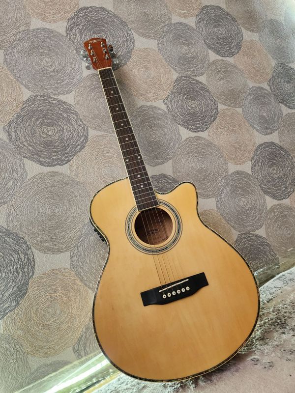 Gitara 2023 olingan koʻp ishlatilmagan Gitara 2023 olingan koʻp ishlatilmagan