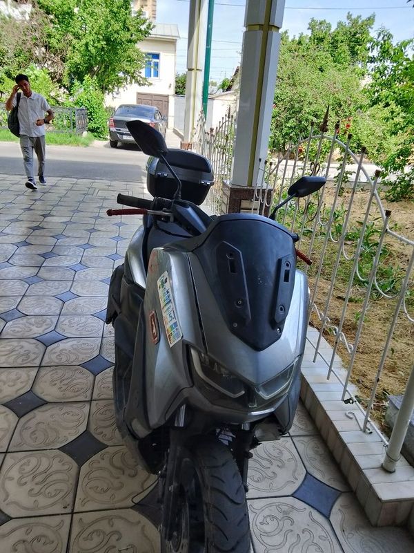 Скутер 180куб Yamaha n max продаётся Скутер 180куб Yamaha n max продаётся