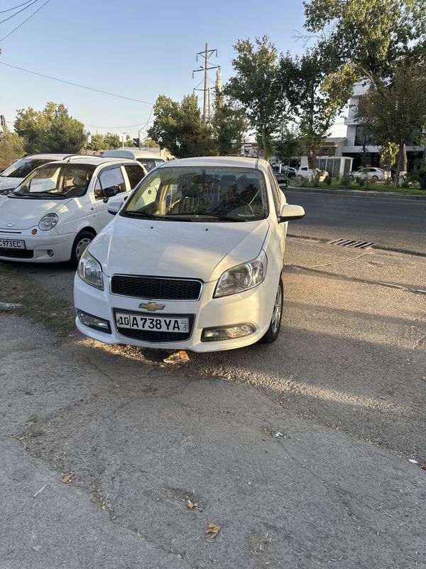 Sotiladi nexia 3 2017 yil. 87 000 km yurgan halol avtomat