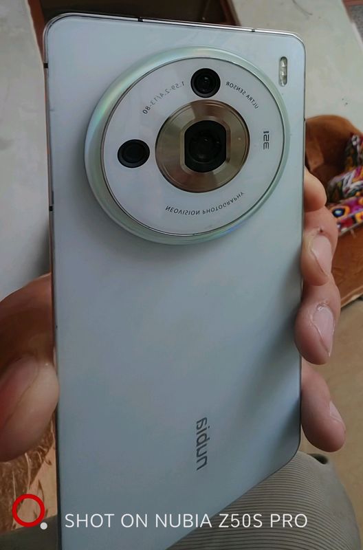 Nubia Z50S pro narxi 475 dollr Nubia Z50S pro narxi 475 dollr