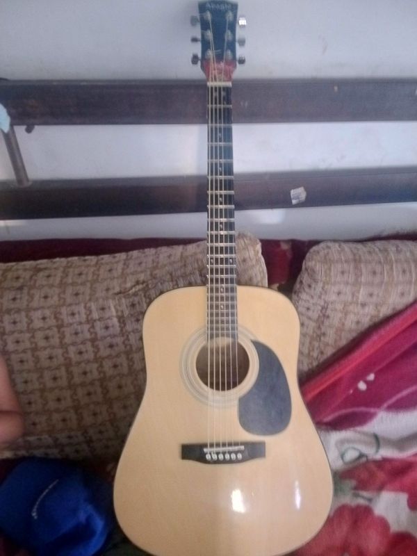 41lik gitara satiladi taza jaqsi 41lik gitara satiladi taza jaqsi