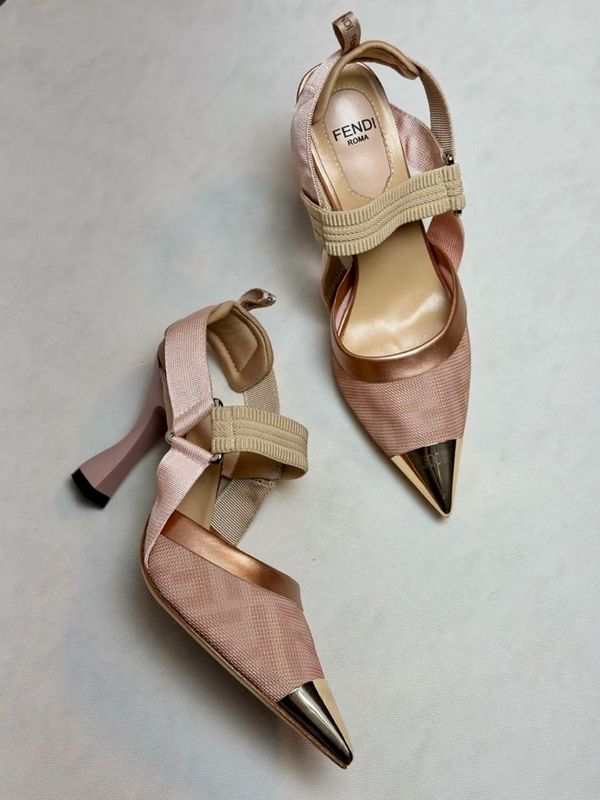 Fendi lux kachestva,Oʻlcham 39, Fendi lux kachestva,Oʻlcham 39,