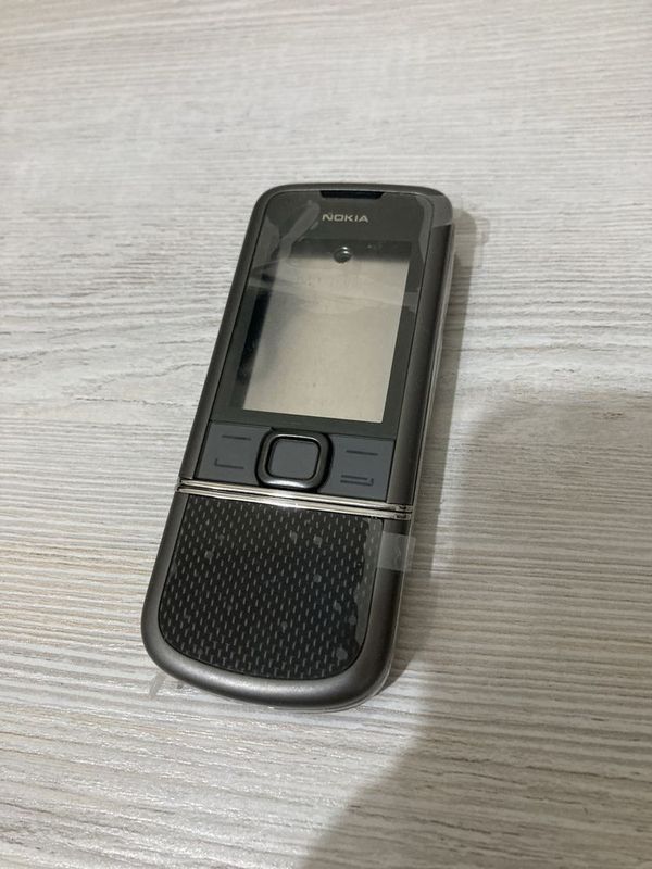 Nokia 8800 karbon 4 gb