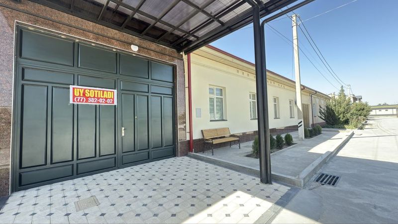 Жомбой намунали 6 сотихли уй жой сотилади Жомбой намунали 6 сотихли уй жой сотилади