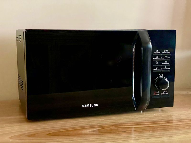 Микроволновая печь Samsung / Samsung mikroto'lqinli pech S23H3115FK/BW Микроволновая печь Samsung / Samsung mikroto'lqinli pech S23H3115FK/BW