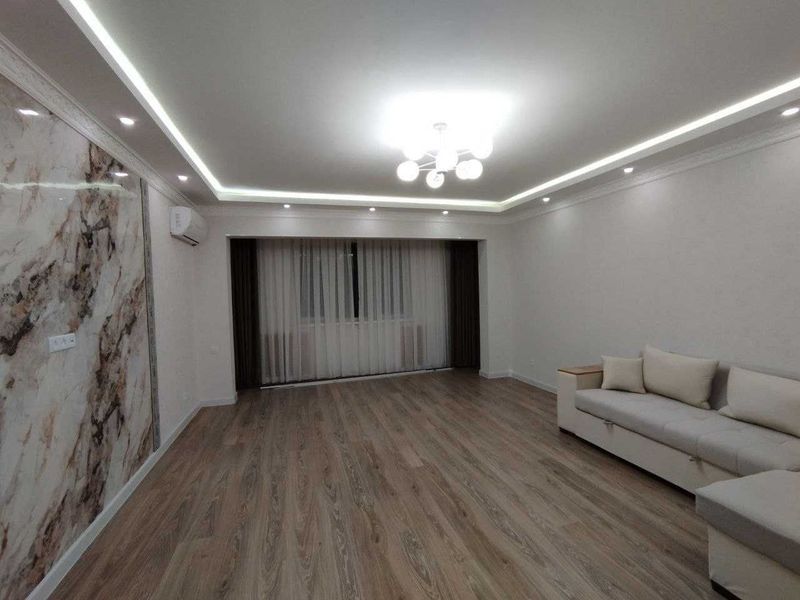 Ташсельмаш 3-комнатная 7/9 75 м² ремонт мебель/техника зал 5х5 м Ташсельмаш 3-комнатная 7/9 75 м² ремонт мебель/техника зал 5х5 м