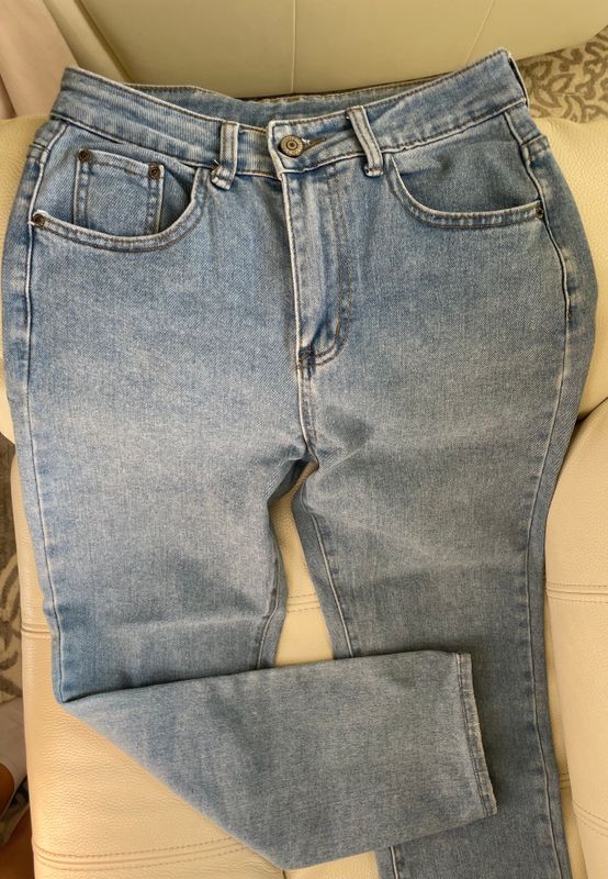 Женские джинсы (S/M) Женские джинсы (S/M)