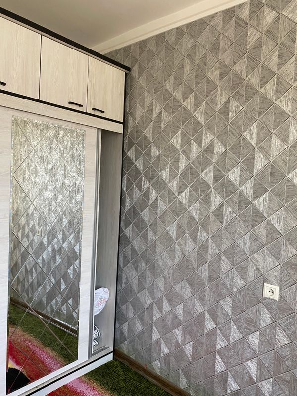 Квартира кизларга метро олдида