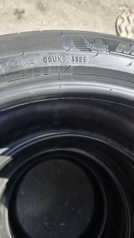 275/45/R21 Michelin