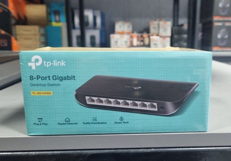 Коммутатор (хаб) 8-ми портовый гигабитный TP-LINK TL-SG1008D Коммутатор (хаб) 8-ми портовый гигабитный TP-LINK TL-SG1008D