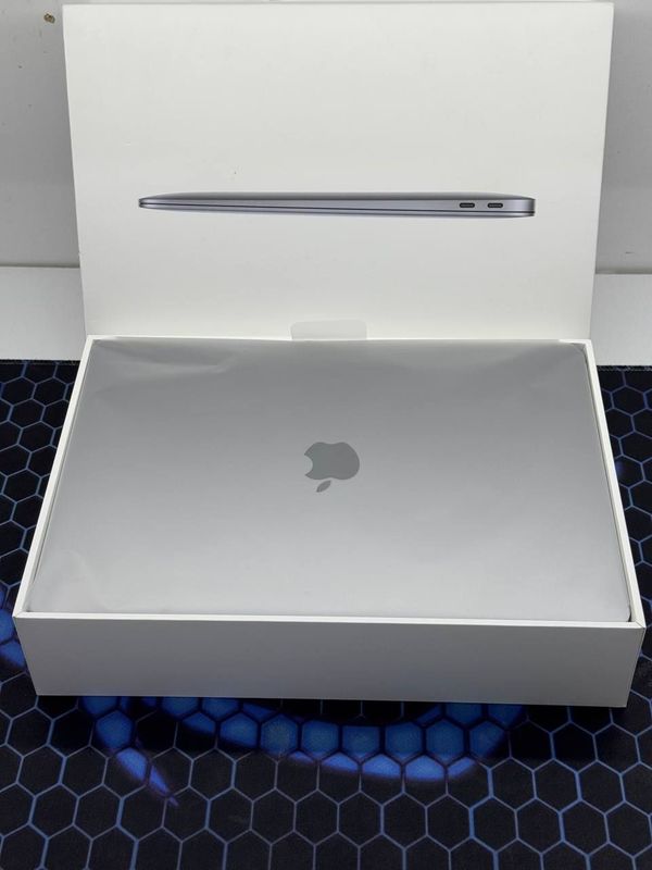 Macbook Air M1 2020 8/256 100 yomkst