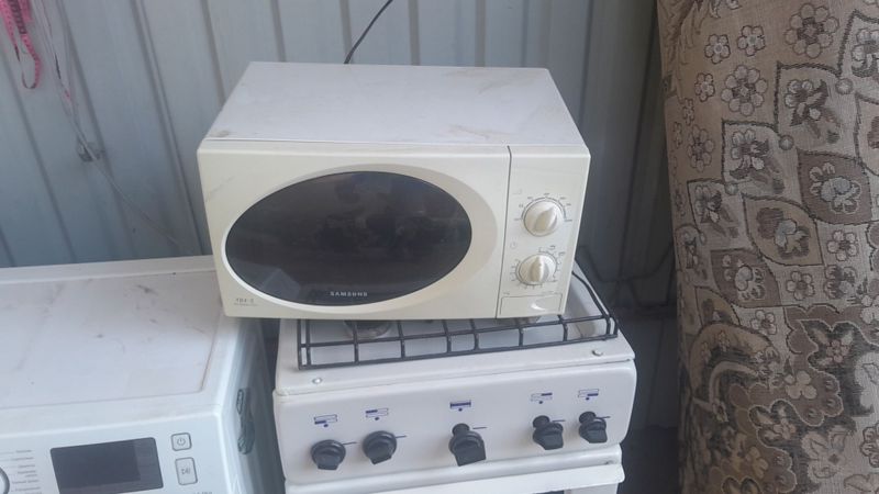 Срочно продаётся микроволновка Срочно продаётся микроволновка