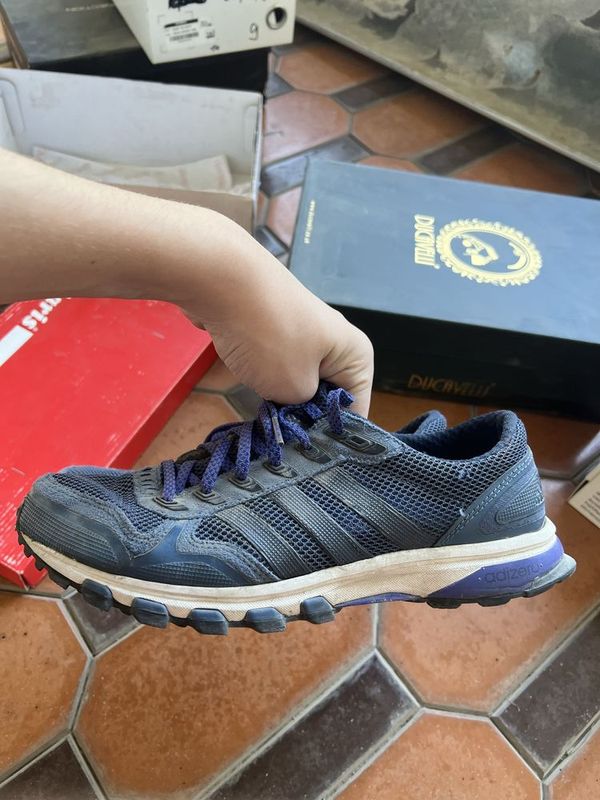 Adidas. Adidas.