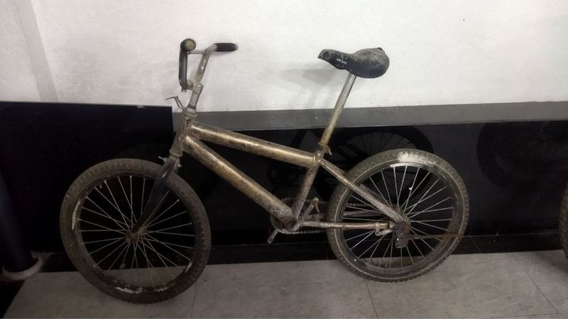 velosiped b/u nosoz joylari bor lekin xaydasa boladi velosiped b/u nosoz joylari bor lekin xaydasa boladi