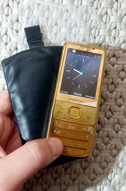 Nokia 6700 Gold edition orginal uz ime o'tgan