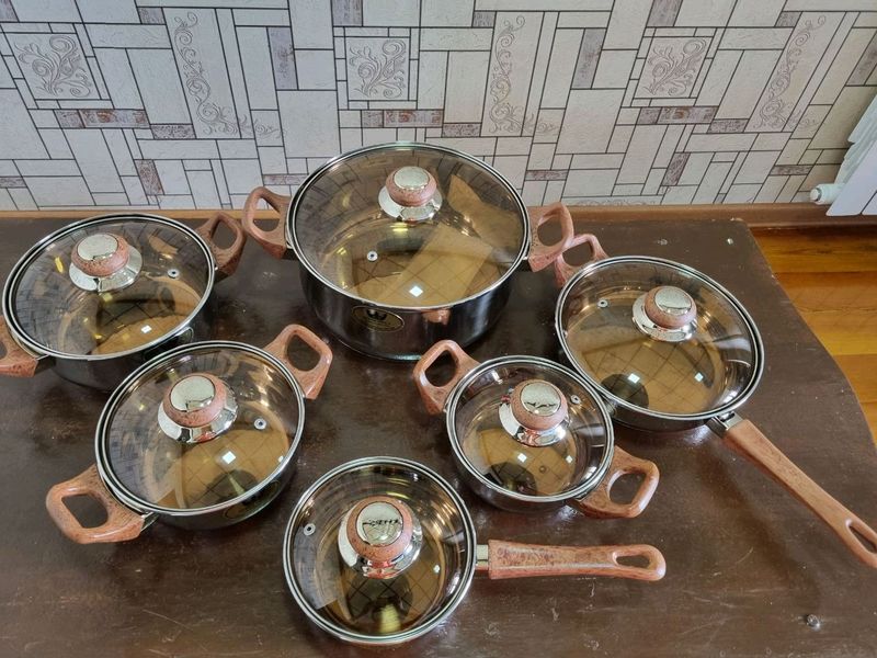 Super mega kastryulkalar Super mega kastryulkalar