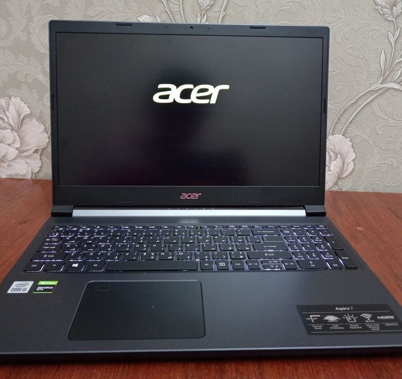 Acer Aspire 7 (15.6)