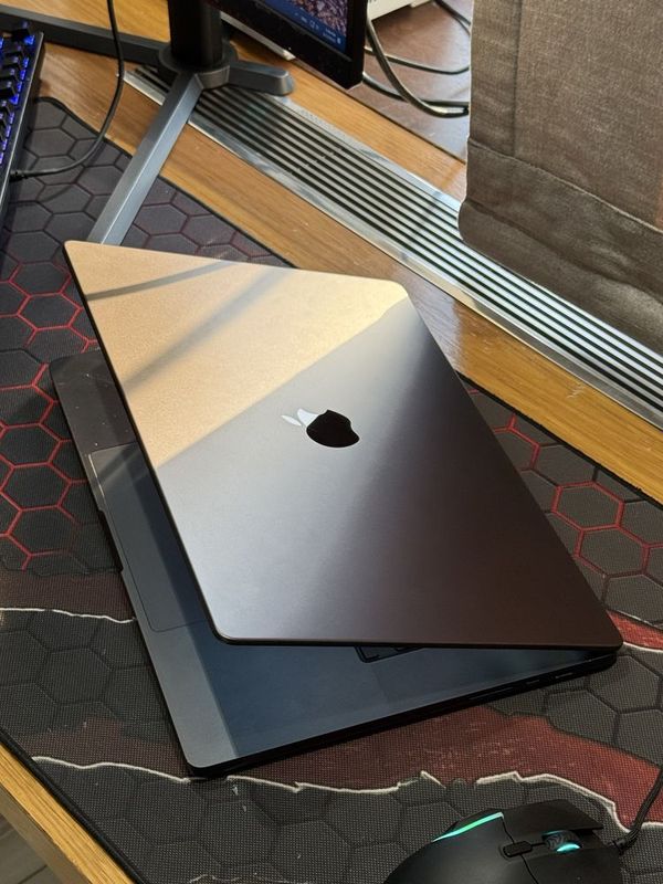 MacBook Pro 16 M3 Pro MacBook Pro 16 M3 Pro