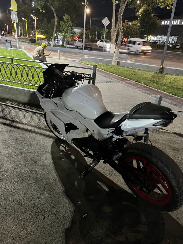 kawasakiy h3r 250 cc