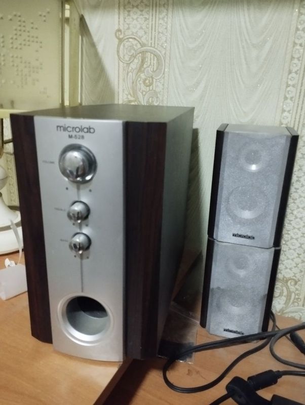 Продам б/у колонки microlab m-528