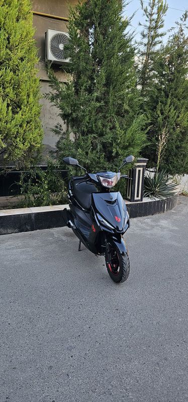 Продам скутер Bikeland RS-Z 2 в хорошем состоянии Продам скутер Bikeland RS-Z 2 в хорошем состоянии