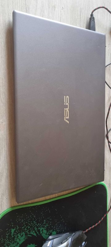 Asus vivobook 15