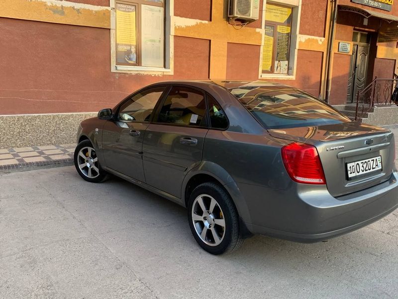 Lasetti 1.8 sotiladi Lasetti 1.8 sotiladi