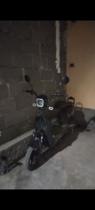 Skuter srochni sotiladi Skuter srochni sotiladi