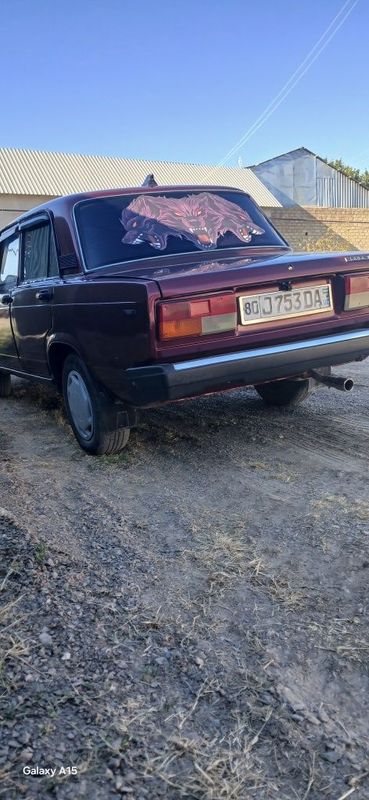 Lada 2107 sotiladi