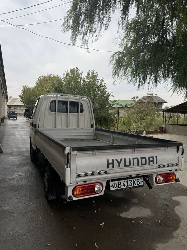 Hyundai Porter II DLX