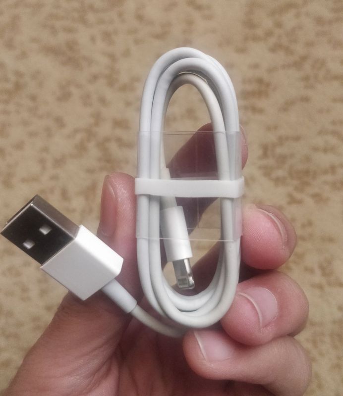 USB kabel yangi iphone xs karobkasidan chiqgan original