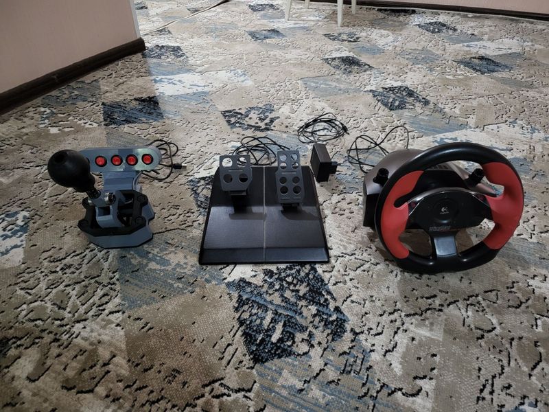 Игровой руль Logitech Wingman Formula Force GP. + коробка передач $120 Игровой руль Logitech Wingman Formula Force GP. + коробка передач $120