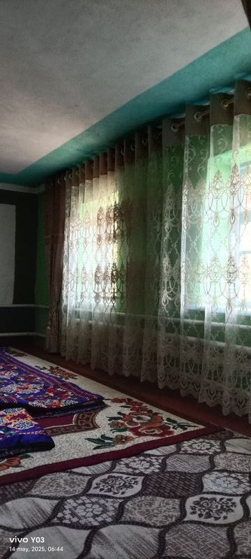 10 sotixli hovlili uy sotiladi 10 sotixli hovlili uy sotiladi