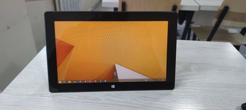 Microsoft surface RT 2 gb ram, 64 gb rom